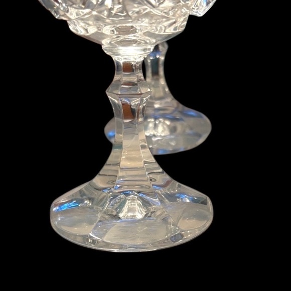 Elegant Crystal Wine Glass Set - Picture 5 of 14